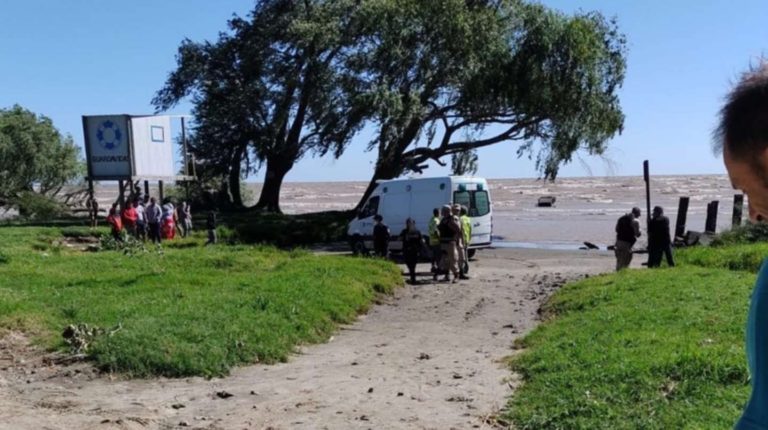 Un hombre murió ahogado luego de arrojarse al Río de la Plata a rescatar a sus hijos