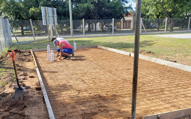 UNLPam: Comenzaron las obras de los vestuarios en el playón deportivo de General Pico