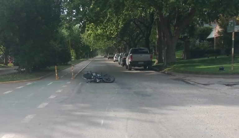 Choque entre motos en calle 109 y Avenida: Una mujer y un hombre fueron hospitalizados
