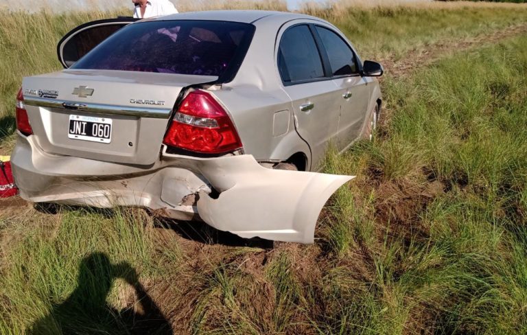 Pareja de Alta Italia que se dirigía hacia General Pico sufrió un despiste en Ruta 101