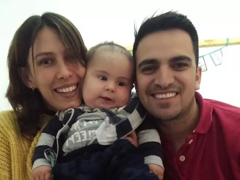 La Plata: Les robaron el dinero destinado al tratamiento de su bebé, que padece Atrofia Muscular Espinal