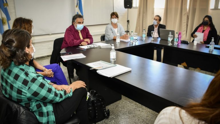 La Pampa: el Gobierno y los gremios se reunieron de cara al inicio de clases con más de 98% de los docentes vacunados