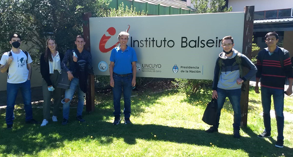Cinco estudiantes de la Facultad de Ingeniería comenzaron a cursar en el prestigioso Instituto Balseiro