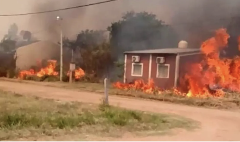 Corrientes: por el avance de los incendios, varias familias debieron ser evacuadas