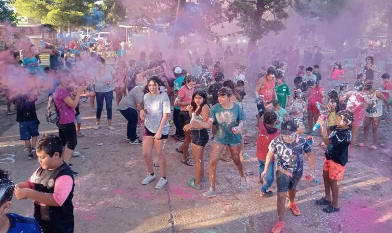 Más de 400 niños disfrutaron de los Carnavales en el camping de La Adela