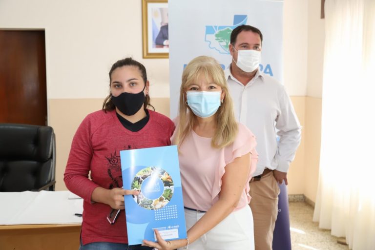 Entregaron créditos a emprendedores de Ataliva Roca