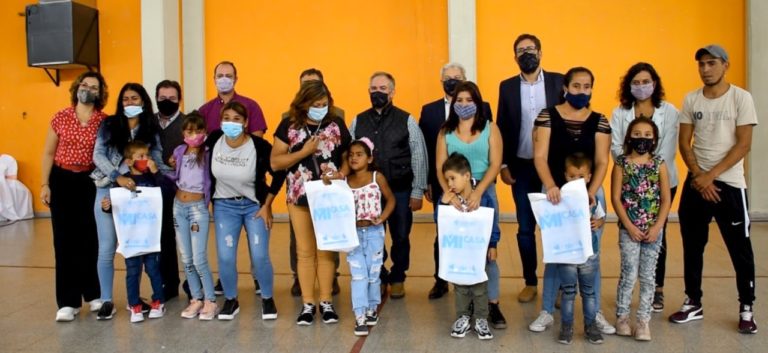 Familias de La Maruja recibieron sus viviendas del Plan “Mi Casa”