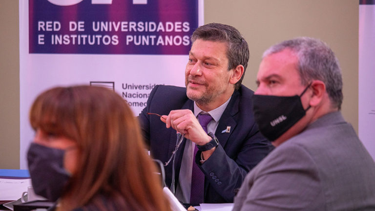 “El gobierno nacional está intentando desprestigiar las universidades y esta marcha federal es para defenderlas”, aseguró Oscar Alpa