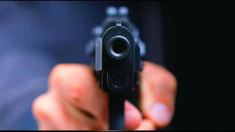 Condenan a prisión a un hombre que disparó contra una casa cuando el propietario le pidió que circulara más despacio