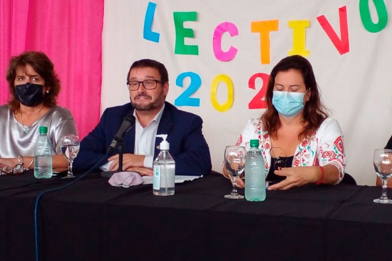 El ministro de Educación manifestó que el nivel de vacunación actual “permite pensar que este año se va a poder sostener la presencialidad plena”