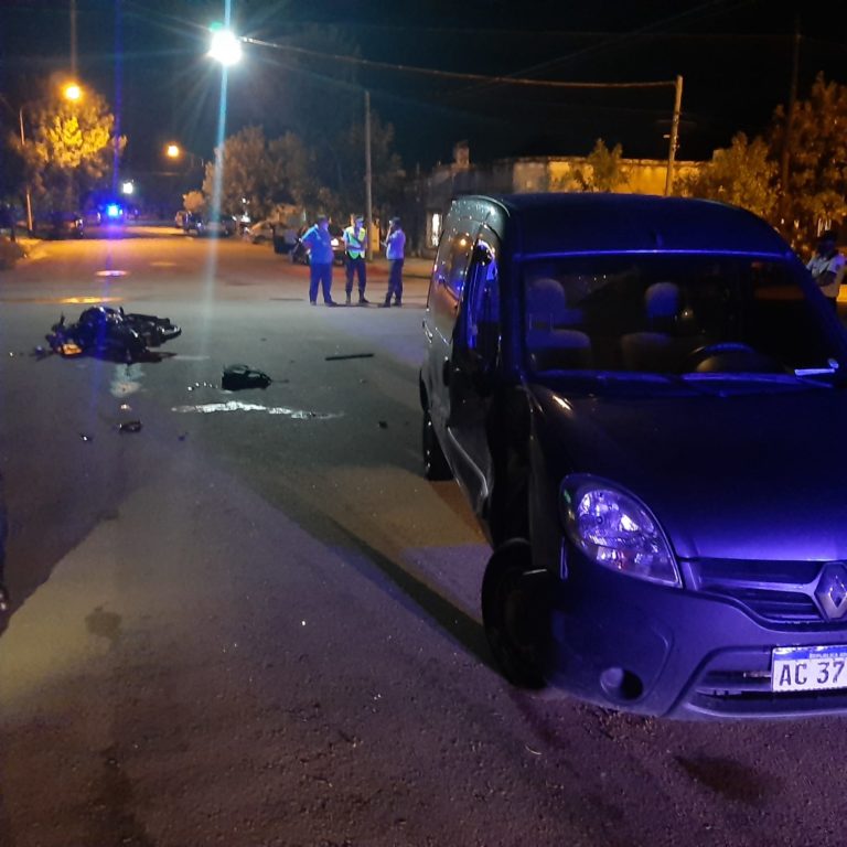 Grave accidente: Dos motociclistas fueron trasladados urgente al hospital