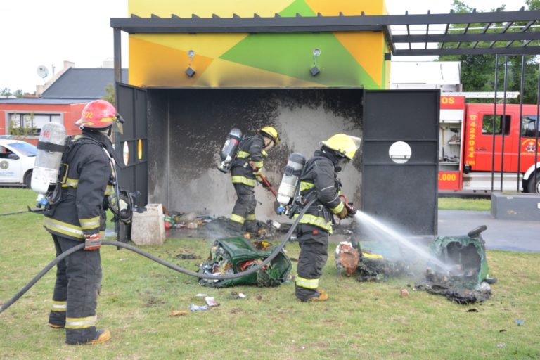 Se prendió fuego un sector de la Estación Sustentable de barrio Federal