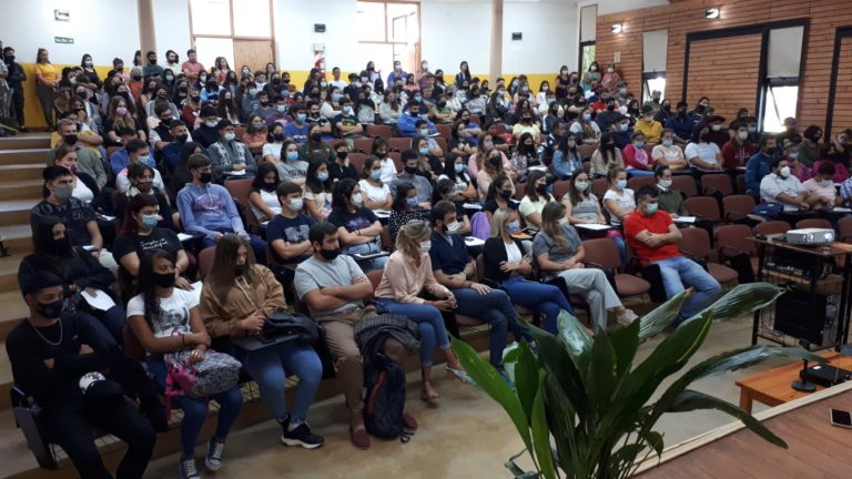 Más de 200 estudiantes comenzaron el curso de ingreso en la Facultad de Veterinarias