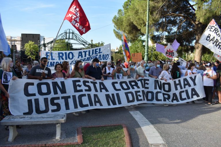 Marcharon en Santa Rosa por la “democratización de la justicia”