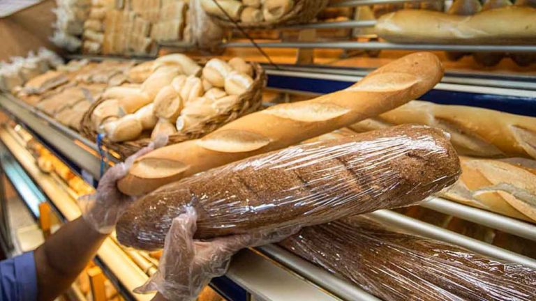 Efecto “invasión de Ucrania”: El costo de la harina aumentó “casi un 40% en dos días” y el nuevo aumento en el precio del pan sería inminente