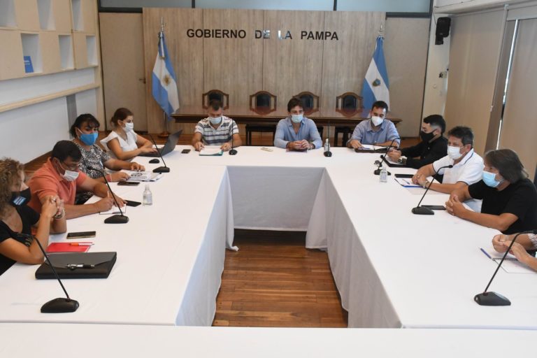 Paritarias: gremios analizarán la oferta del Gobierno pampeano que incluye una cláusula gatillo por inflación
