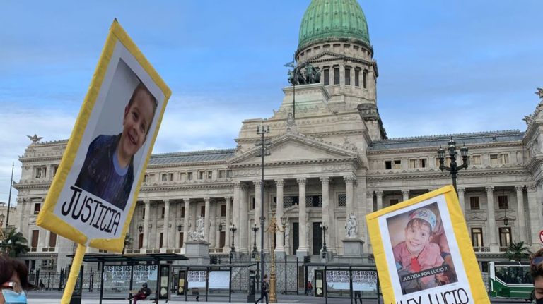 Desde la marcha en Buenos Aires, Ramón Dupuy pidió “que no haya más Lucios y tampoco familias destruidas”