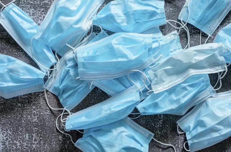Invento argentino: proponen incorporar barbijos al pavimento para reducir su impacto ambiental