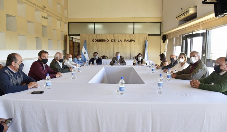 El gobernador Sergio Ziliotto recibió a las autoridades de CARBAP