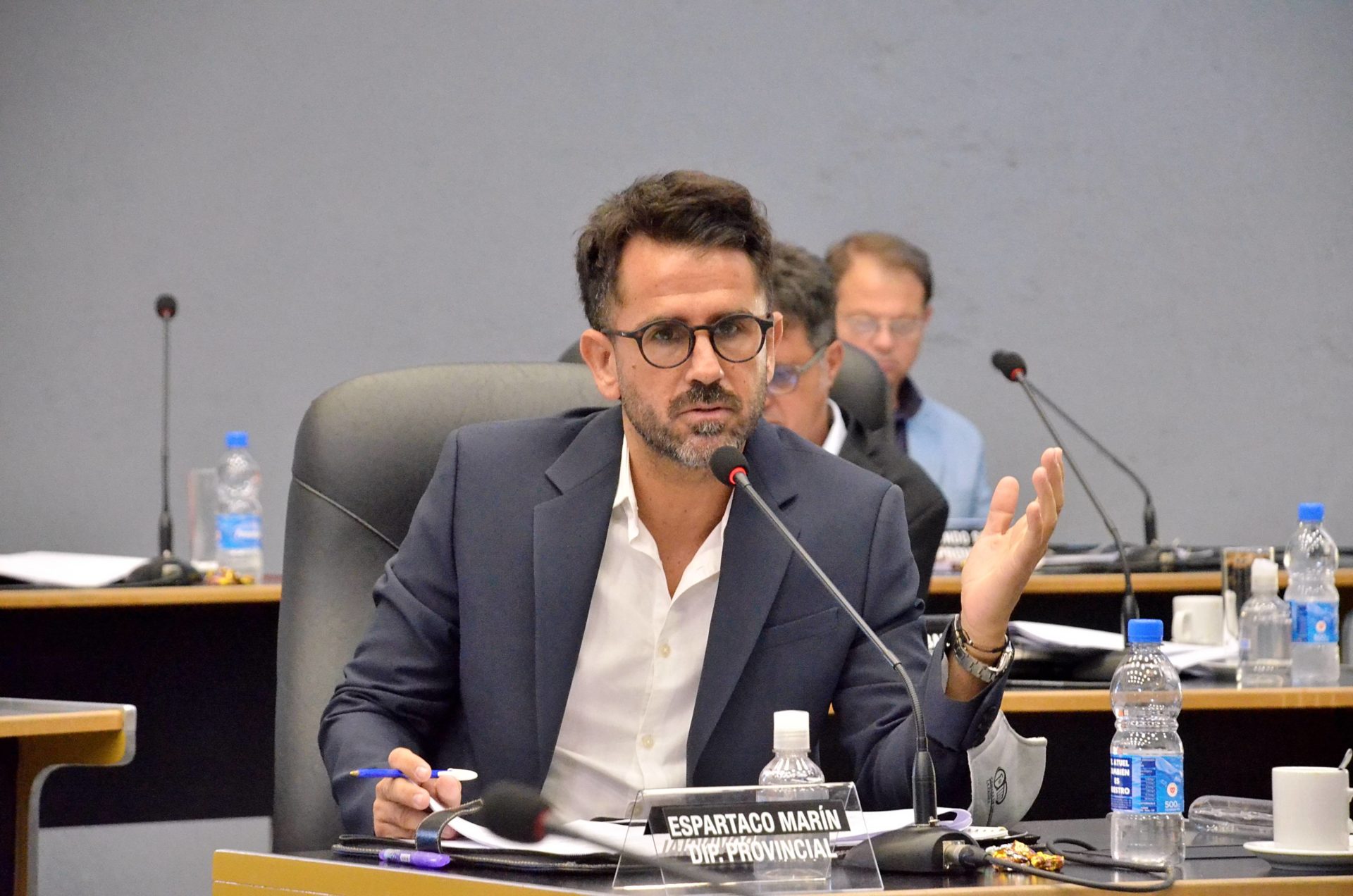 “Lamento que algunos sectores de la oposición hayan manifestado el rechazo a las medidas anunciadas por el gobernador sin haber leído el proyecto”, expresó Espartaco Marín