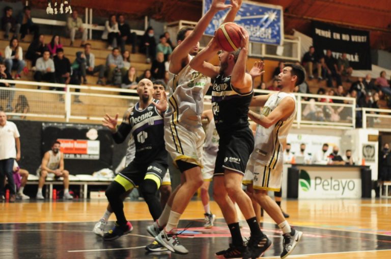 Pico FBC consiguió un enorme triunfo frente a Unión Deportiva Río Colorado