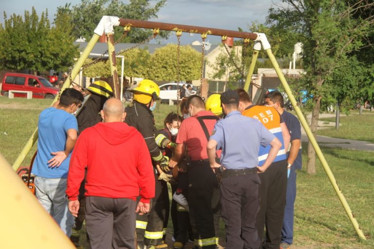 Un niño quedó atrapado en una hamaca del Parque ubicado en calle 104 y 111: Fue asistido y trasladado al Hospital