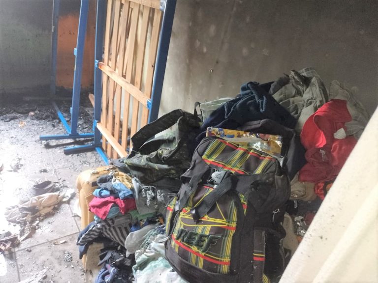 Investigan incendio de vivienda en Pichi Huinca: Se destruyó una ventana y se registraron severos daños en el cielo raso