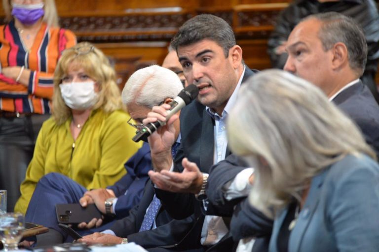 Senador Nacional propone medida clave para proteger a MiPyMEs y pequeños contribuyentes ante incremento en tasas de interés