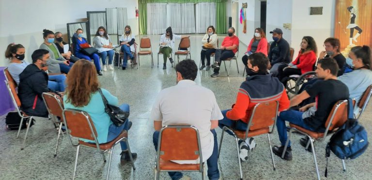 Mejoramiento de veredas y adaptación de la forestación para la circulación segura entre los temas del consejo de políticas públicas para personas con discapacidad