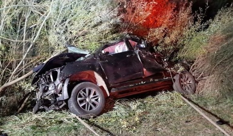 Dos hombres volcaron en su 4×4 cerca de Sierra de la Ventana: fueron encontrados abrazados en una cueva y con hipotermia