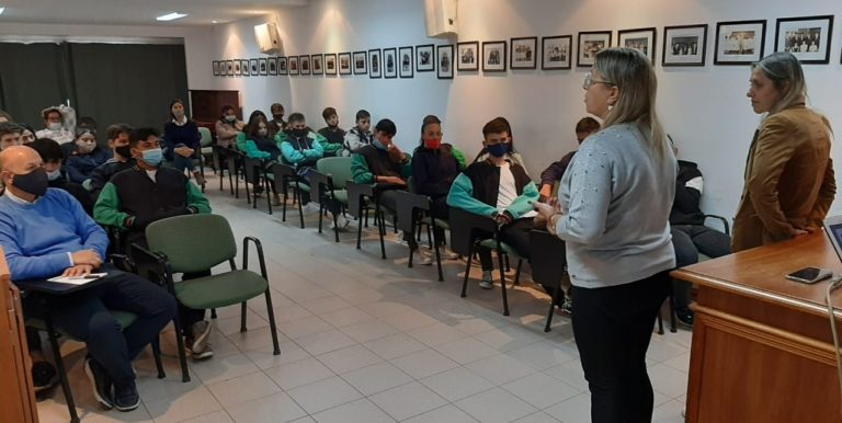 “Educación + Justicia”: Una jueza y una defensora dieron una charla en un colegio de Quemú Quemú