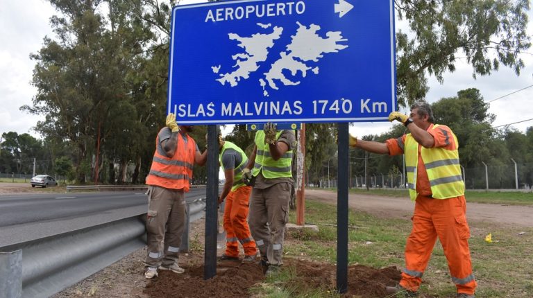 A 40 años de Malvinas, Vialidad Nacional colocó cartelería en La Pampa para concientizar sobre el reclamo de soberanía