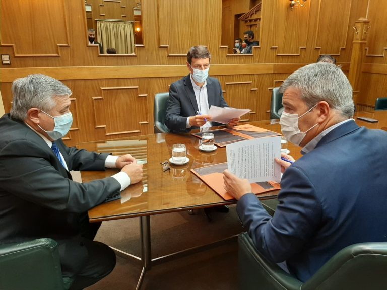 Firman convenio de capacitación en el proceso penal para adolescentes