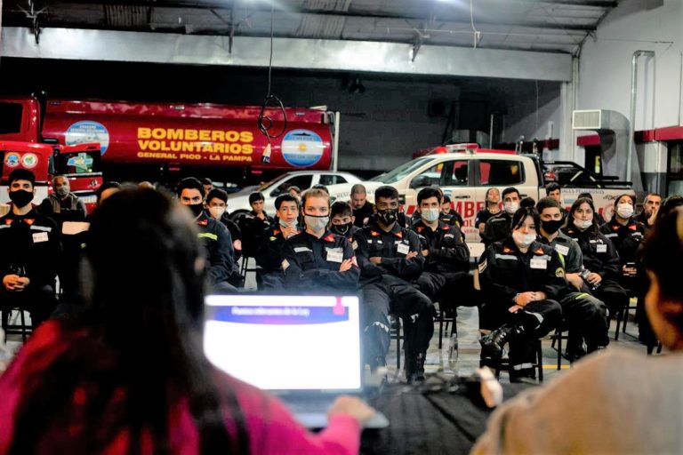 Cincuenta bomberos de General Pico se capacitaron en perspectiva de género