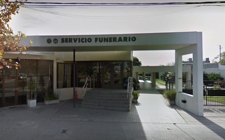 Velaban a un hombre de 73 años en Santa Rosa y el cuerpo se movió: La Policía concurrió al lugar y explicó lo sucedido