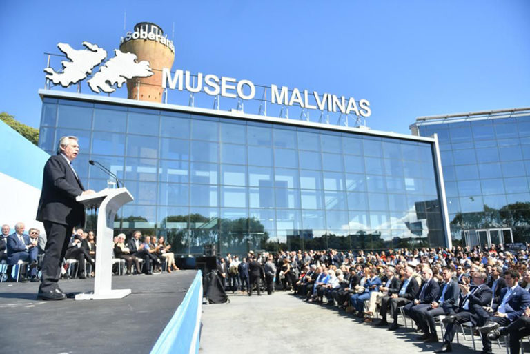 Alberto Fernández encabezó el acto oficial por los 40 años de Malvinas