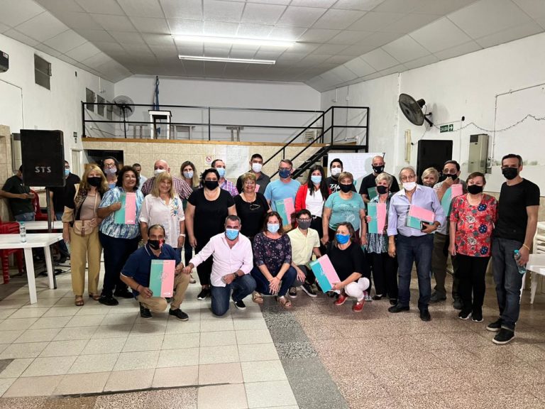 Entregaron convenios de contraprestación con instituciones piquenses