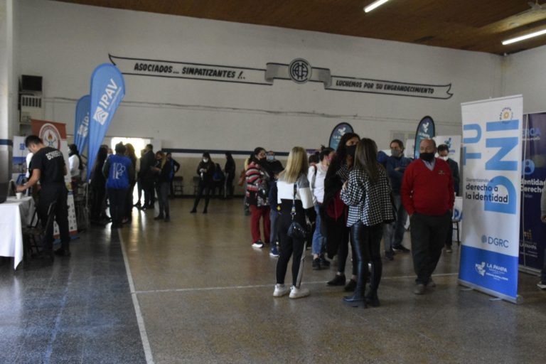 Se realizó la jornada “El Estado con Vos” para los barrios Carlos Berg y Pacífico