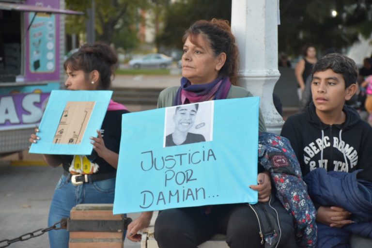 Amigos y familiares piden justicia por el homicidio de Damián Machado y aseguran que “hay más responsables aparte de la persona detenida”