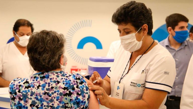 PAMI pone en marcha la vacunación antigripal para afiliados de todo el país