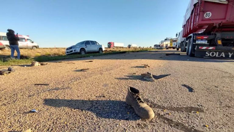 Un camionero de Eduardo Castex de 35 años murió en un accidente entre varios camiones y una camioneta