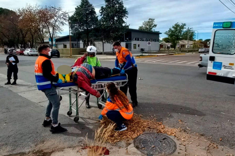Grave accidente en calle 20 y 29: El motociclista no presenta lesiones, continúa internado y aguardan su evolución