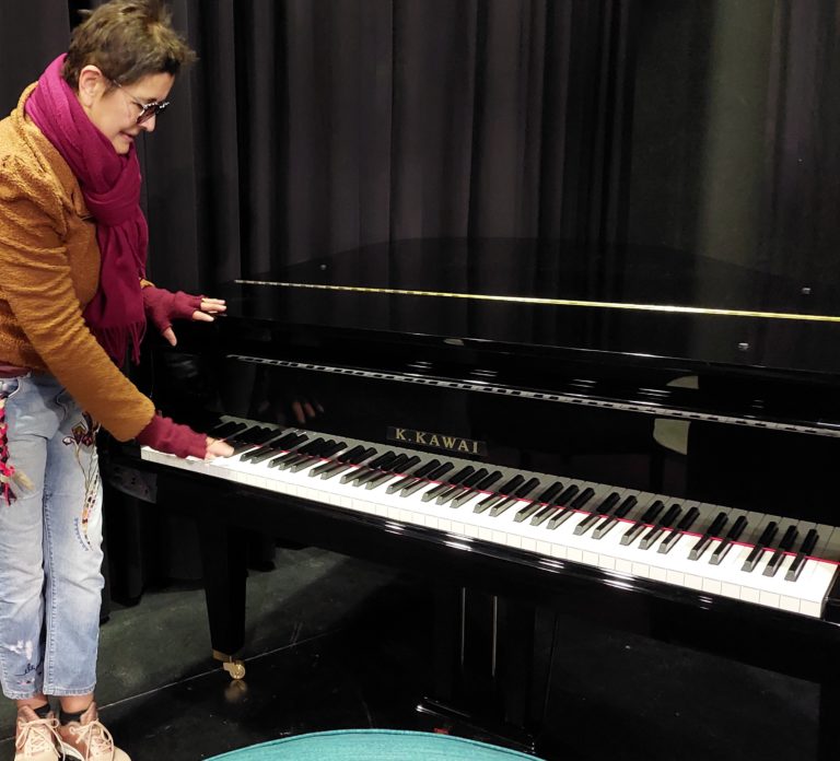 Cultura de Nación donó un piano para La Pampa