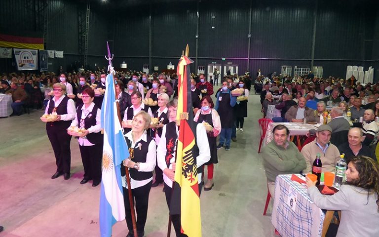 Alpachiri estrenó el SUM con el exitoso regreso de la XIX Fiesta de la Carneada
