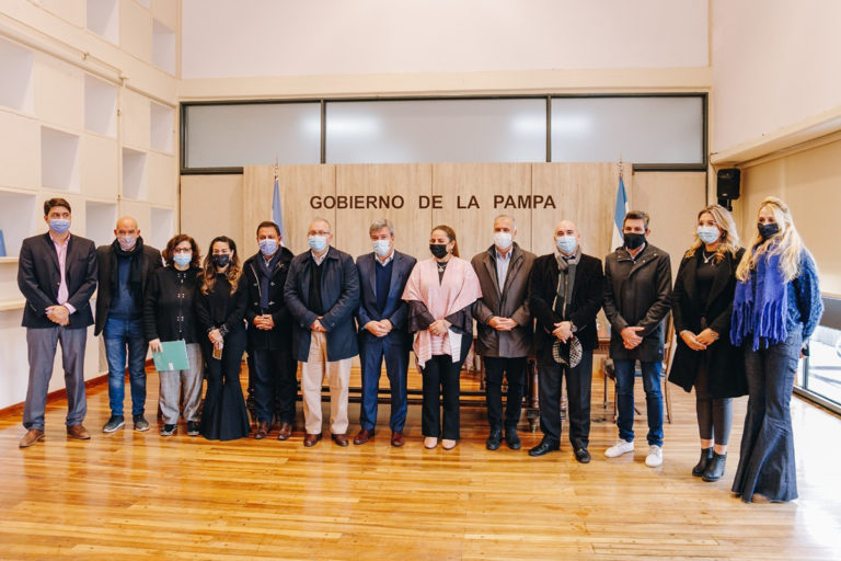 La Pampa firmó un acuerdo con Nación y finalmente se implementará la “Línea 102” para proteger los derechos de los niños
