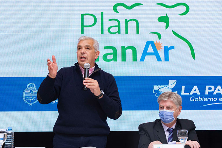 El ministro Julián Domínguez presentó el “Plan GanAr” junto a Ziliotto en La Pampa: “El centro de nuestras políticas es el productor”