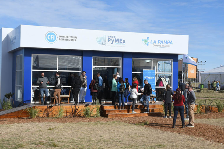 Exitoso segundo día de la “Expo PyMEs”: “Las plantas de generación de energía renovable van a crecer en el norte provincial”