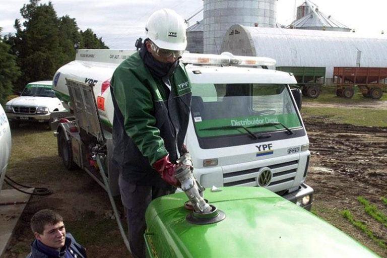 “No hay problema de abastecimiento de nafta en toda la Provincia, el tema está en el diesel, pero los volúmenes históricos están asegurados” sostuvo el titular de YPF PetroSurco