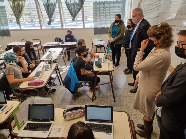 Recorridas por las “Escuelas i” en General Pico: “La “i” viene de incluir, impulsar, innovar e incentivar” indicó la directora de la Escuela 267