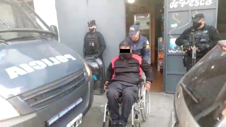 Buenos Aires: encontró un pendrive en la mochila de su pareja, lo abrió y descubrió que violaba a su hija y lo filmaba